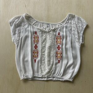 Topia White Boho Lace Embroidered Crop Top